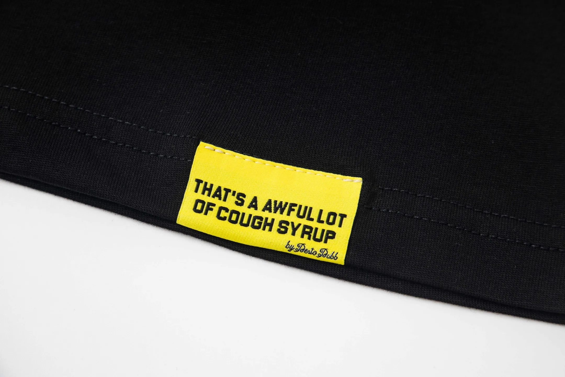 2216#Active Black ｜ THAT'S A AWFUL LOT OF COUGH SYRUP In Stock Real shot American simple fashion brand loose casual T-shirt Fabric (fabric): 32 counts Weight combed double yarn pure cotton Sizes (size): S-M L X L Color (colour): Black 👉